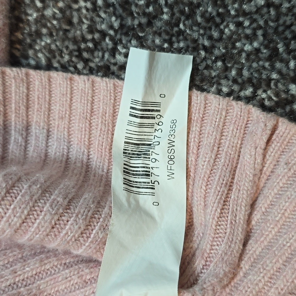 Joe Fresh Sweater - Picture 4 of 5